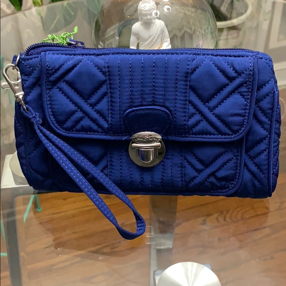 Vera Bradley pushlock wristlet